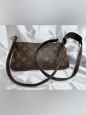 Louis Vuitton LV SAC Monogram Canvas Pouchette Crossbody w/Monogram Strap & COA